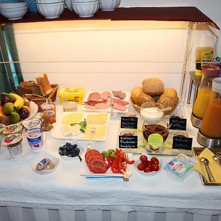 Gaestehaus Niemerg 3* ヴァーレンドルフ