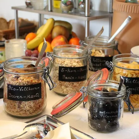 Gaestehaus Niemerg 3* וורנדורף